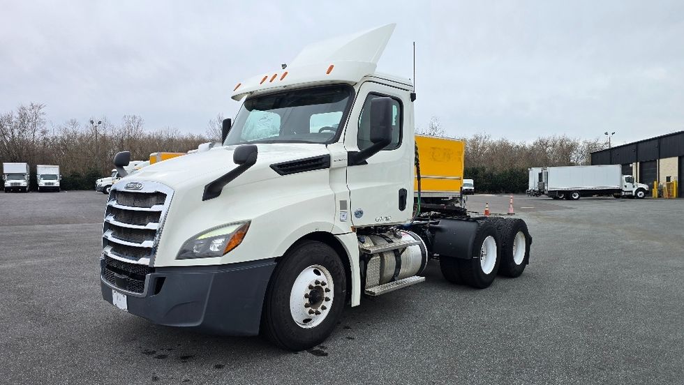 Day Cab Tractor-Heavy Duty Tractors-Freightliner-2019-T12664ST-Greensboro-NC-173,102\n\t\tmiles-$ 55,750 - Image 3