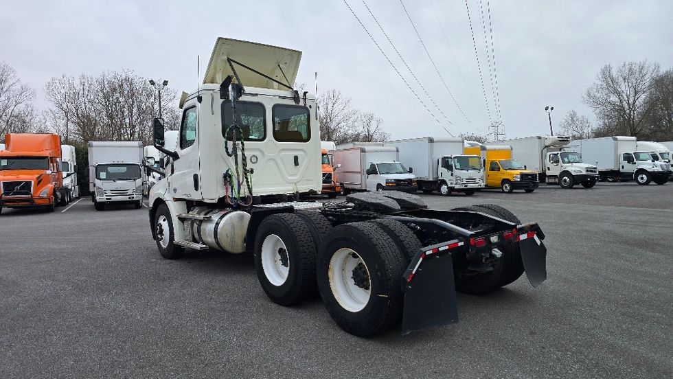 Day Cab Tractor-Heavy Duty Tractors-Freightliner-2019-T12664ST-Greensboro-NC-173,102\n\t\tmiles-$ 55,750 - Image 5