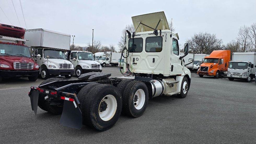 Day Cab Tractor-Heavy Duty Tractors-Freightliner-2019-T12664ST-Greensboro-NC-173,102\n\t\tmiles-$ 55,750 - Image 7