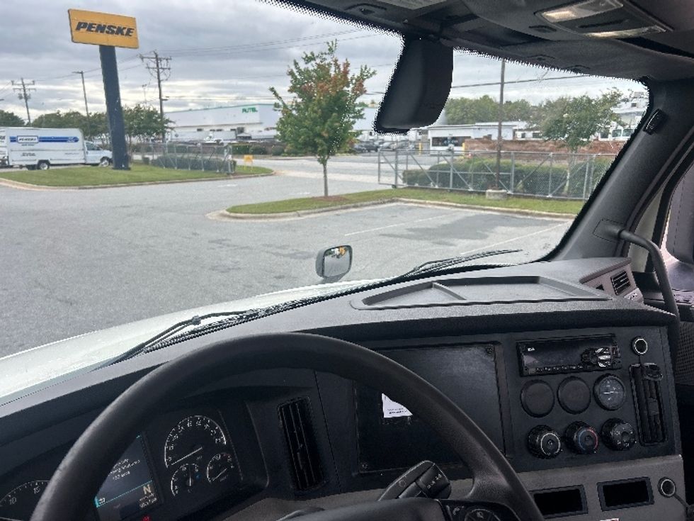 Day Cab Tractor-Heavy Duty Tractors-Freightliner-2019-T12664ST-Greensboro-NC-303,259\n\t\tmiles-$ 50,750 - Image 11