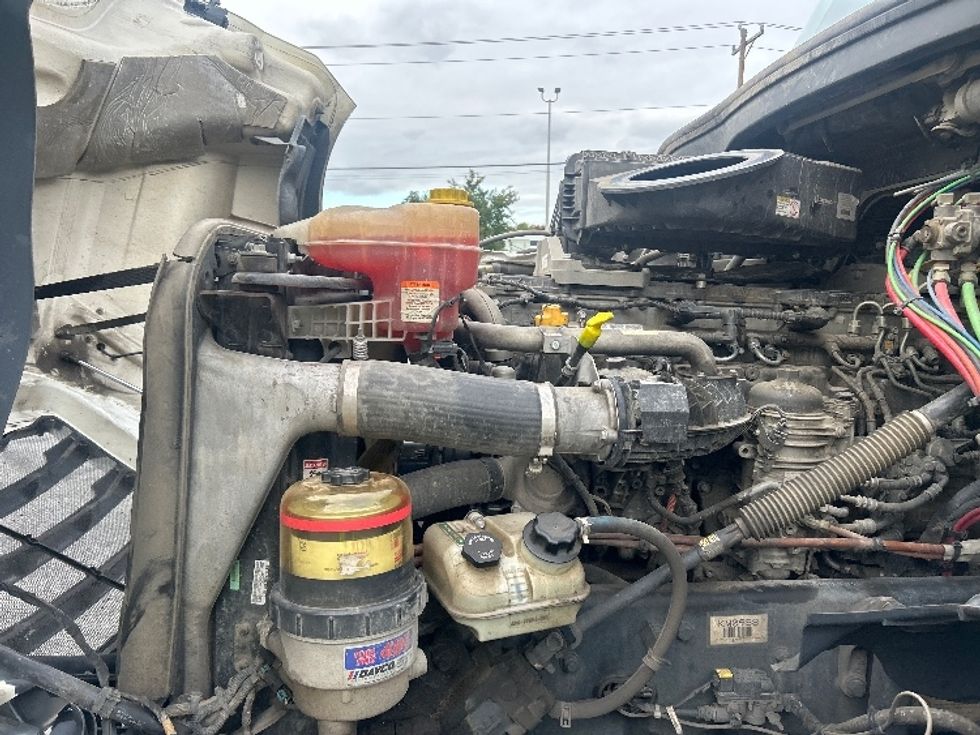 Day Cab Tractor-Heavy Duty Tractors-Freightliner-2019-T12664ST-Greensboro-NC-303,259\n\t\tmiles-$ 50,750 - Image 15