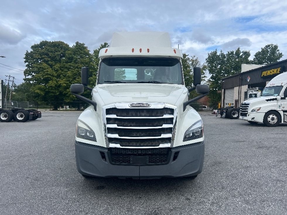 Day Cab Tractor-Heavy Duty Tractors-Freightliner-2019-T12664ST-Greensboro-NC-303,259\n\t\tmiles-$ 50,750 - Image 2