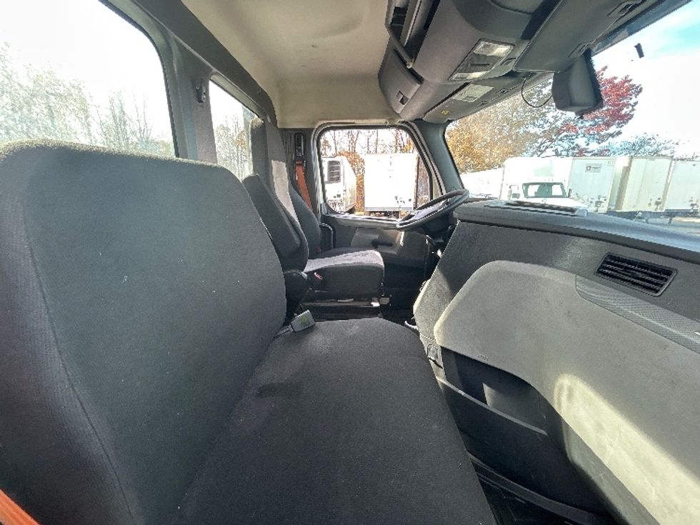 Day Cab Tractor-Heavy Duty Tractors-Freightliner-2019-T12664ST-Greensboro-NC-322,706\n\t\tmiles-$ 49,250 - Image 14