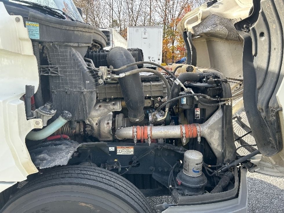 Day Cab Tractor-Heavy Duty Tractors-Freightliner-2019-T12664ST-Greensboro-NC-322,706\n\t\tmiles-$ 49,250 - Image 15