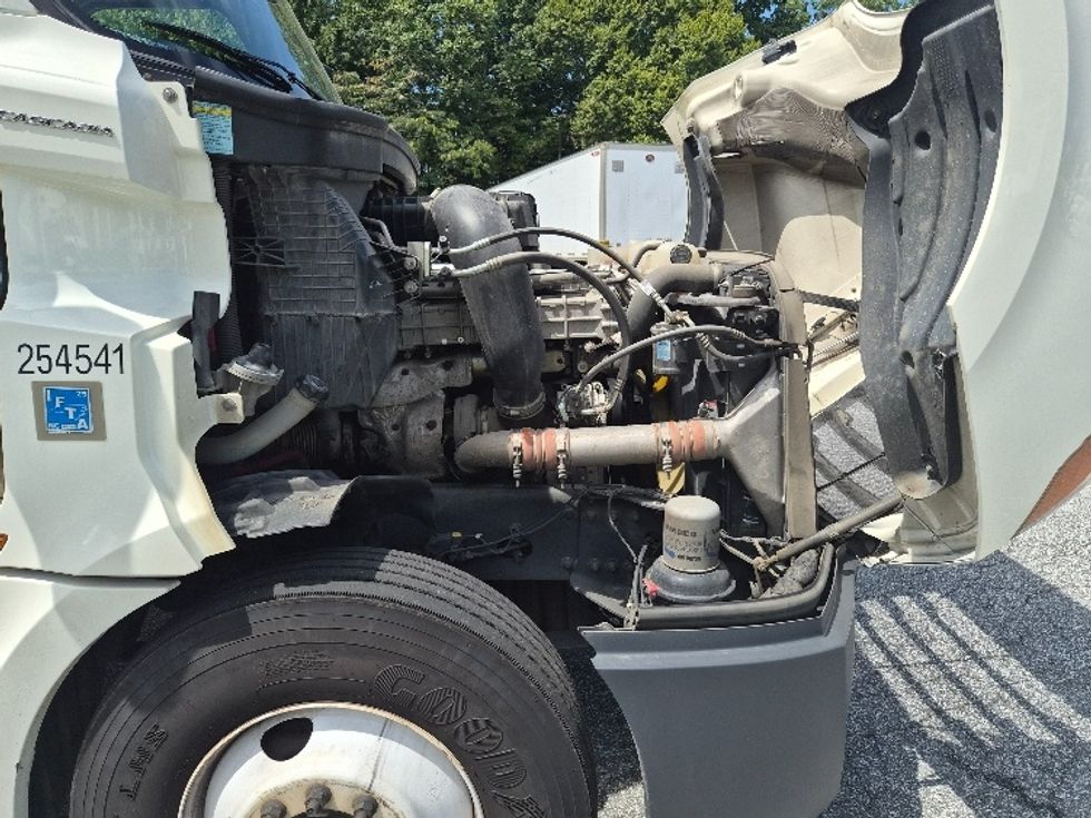 Day Cab Tractor-Heavy Duty Tractors-Freightliner-2019-T12664ST-Greensboro-NC-335,874\n\t\tmiles-$ 48,500 - Image 14