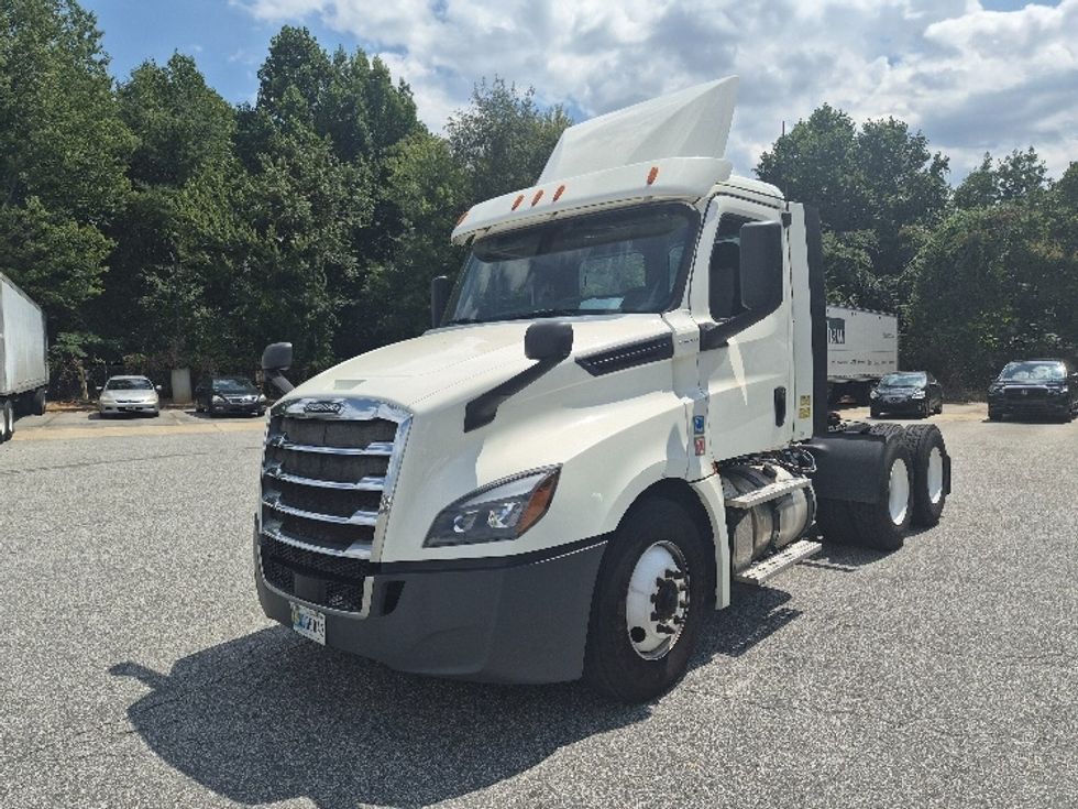 Day Cab Tractor-Heavy Duty Tractors-Freightliner-2019-T12664ST-Greensboro-NC-335,874\n\t\tmiles-$ 48,500 - Image 3