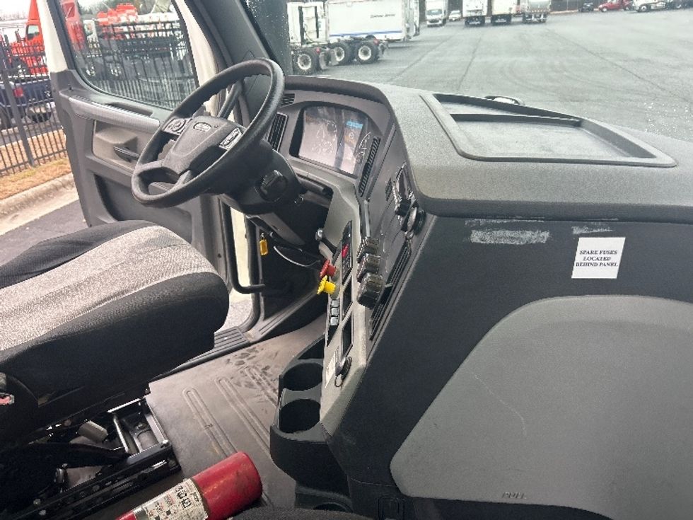 Day Cab Tractor-Heavy Duty Tractors-Freightliner-2019-T12664ST-Greensboro-NC-391,902\n\t\tmiles-$ 44,750 - Image 14