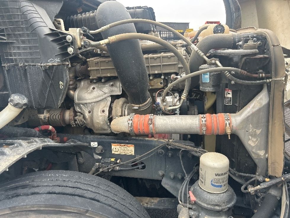 Day Cab Tractor-Heavy Duty Tractors-Freightliner-2019-T12664ST-Greensboro-NC-391,902\n\t\tmiles-$ 44,750 - Image 15