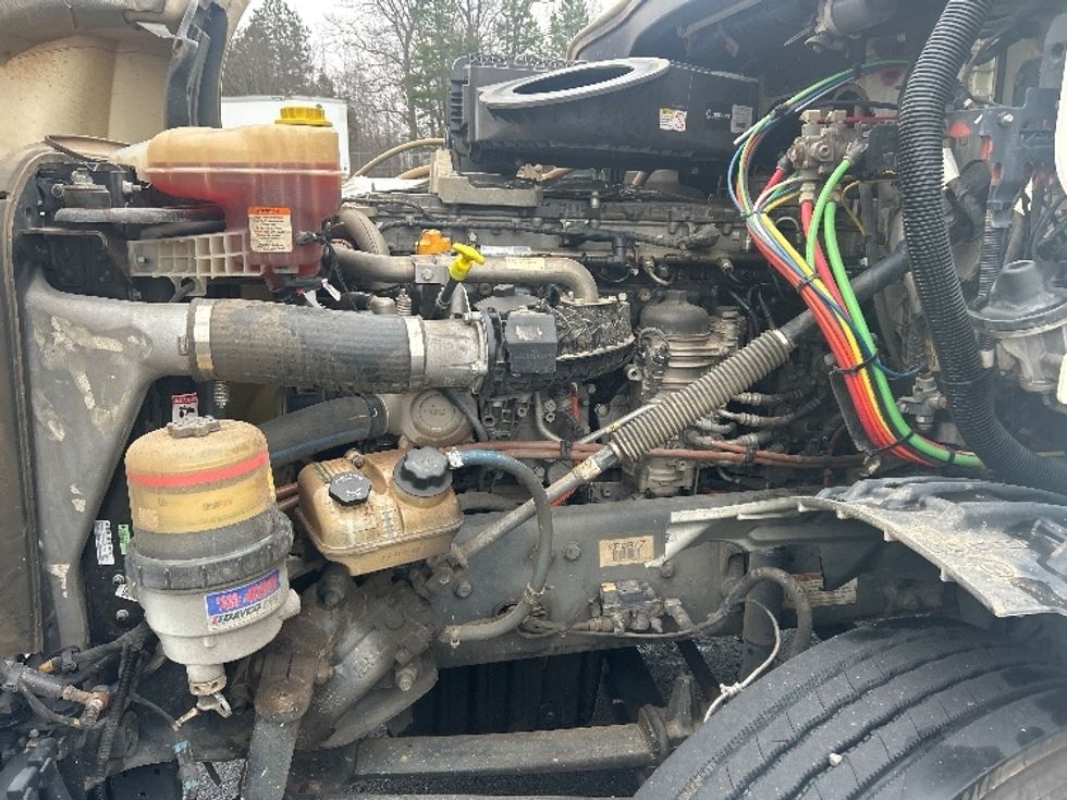 Day Cab Tractor-Heavy Duty Tractors-Freightliner-2019-T12664ST-Greensboro-NC-391,902\n\t\tmiles-$ 44,750 - Image 16