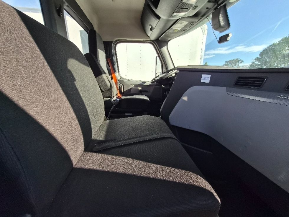 Day Cab Tractor-Heavy Duty Tractors-Freightliner-2019-T12664ST-Greensboro-NC-392,078\n\t\tmiles-$ 45,500 - Image 14