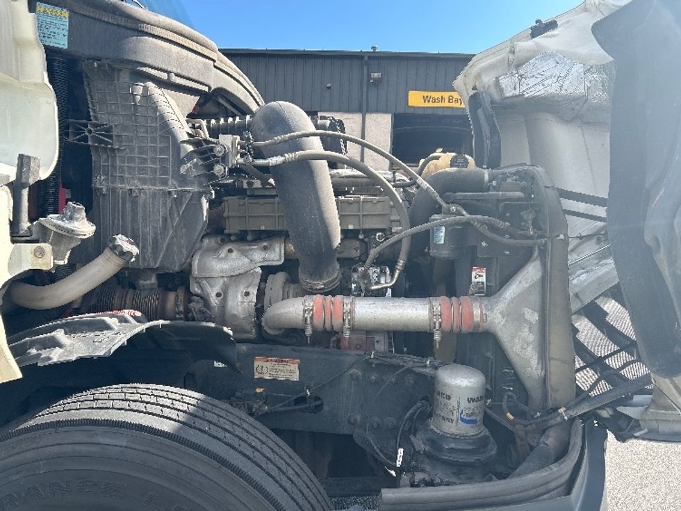 Day Cab Tractor-Heavy Duty Tractors-Freightliner-2019-T12664ST-Greensboro-NC-392,078\n\t\tmiles-$ 45,500 - Image 15