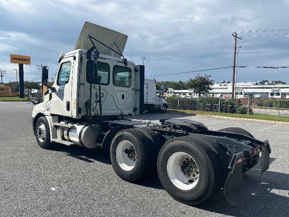 Day Cab Tractor-Heavy Duty Tractors-Freightliner-2019-T12664ST-Greensboro-NC-392,078\n\t\tmiles-$ 45,500 - Image 5
