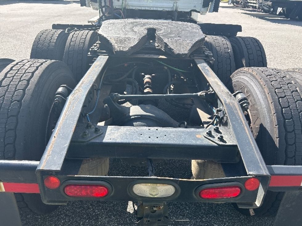 Day Cab Tractor-Heavy Duty Tractors-Freightliner-2019-T12664ST-Greensboro-NC-392,078\n\t\tmiles-$ 45,500 - Image 6