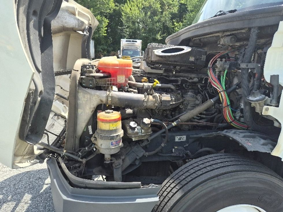 Day Cab Tractor-Heavy Duty Tractors-Freightliner-2019-T12664ST-Greensboro-NC-395,285\n\t\tmiles-$ 45,250 - Image 16