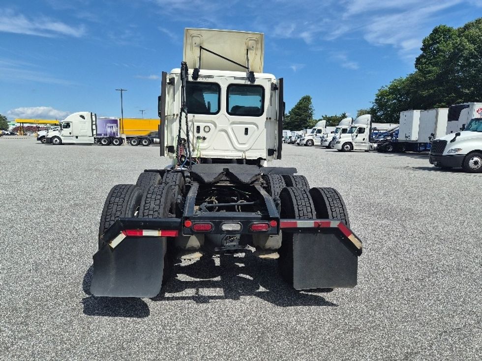 Day Cab Tractor-Heavy Duty Tractors-Freightliner-2019-T12664ST-Greensboro-NC-395,285\n\t\tmiles-$ 45,250 - Image 5