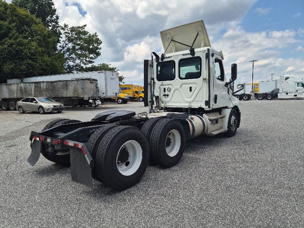 Day Cab Tractor-Heavy Duty Tractors-Freightliner-2019-T12664ST-Greensboro-NC-395,285\n\t\tmiles-$ 45,250 - Image 7