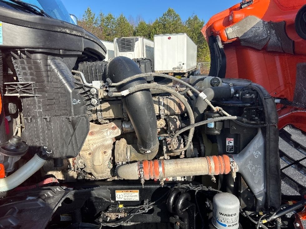 Day Cab Tractor-Heavy Duty Tractors-Freightliner-2019-T12664ST-Greensboro-NC-425,303\n\t\tmiles-$ 43,000 - Image 15