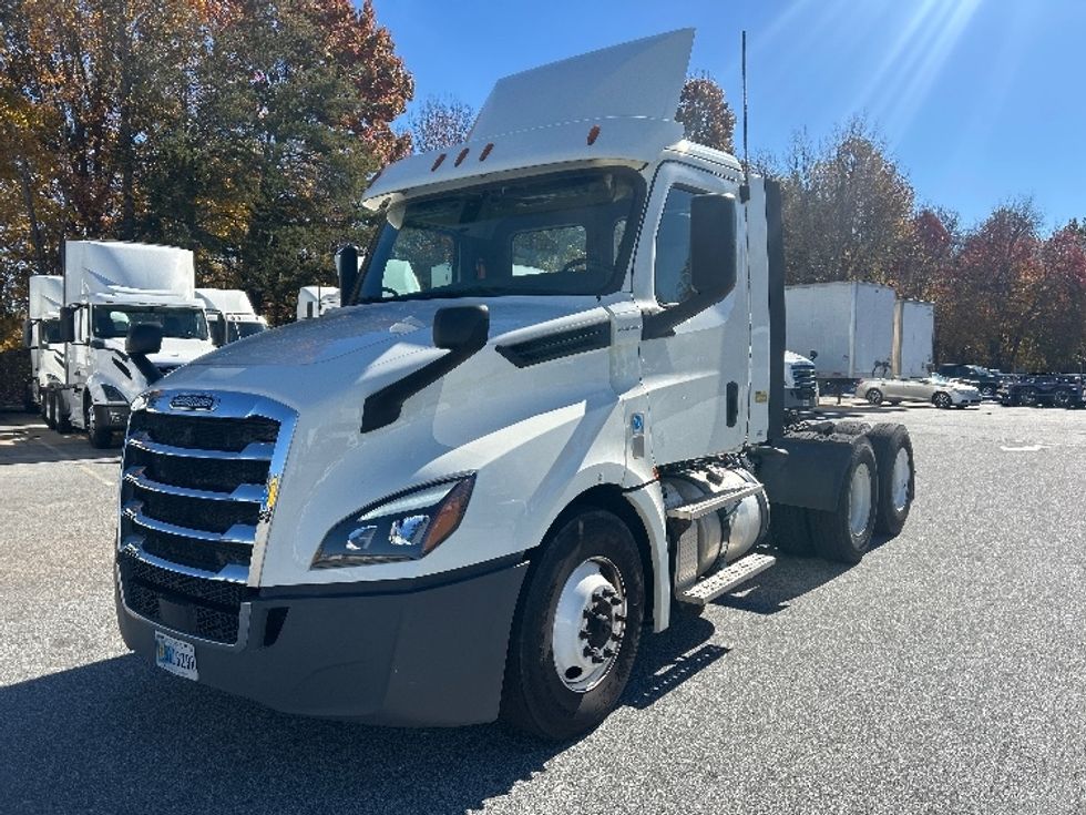 Day Cab Tractor-Heavy Duty Tractors-Freightliner-2019-T12664ST-Greensboro-NC-436,075\n\t\tmiles-$ 43,000 - Image 3