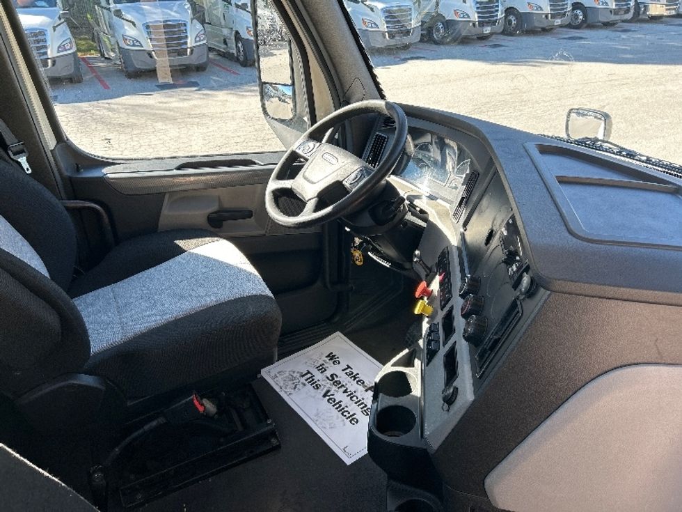 Day Cab Tractor-Heavy Duty Tractors-Freightliner-2019-T12664ST-Greensboro-NC-525,288\n\t\tmiles-$ 37,000 - Image 14