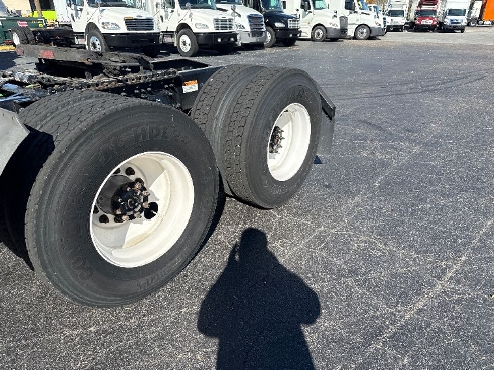 Day Cab Tractor-Heavy Duty Tractors-Freightliner-2019-T12664ST-Greensboro-NC-525,288\n\t\tmiles-$ 37,000 - Image 17