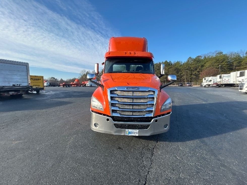 Day Cab Tractor-Heavy Duty Tractors-Freightliner-2019-T12664ST-Greensboro-NC-530,805\n\t\tmiles-$ 37,750 - Image 2