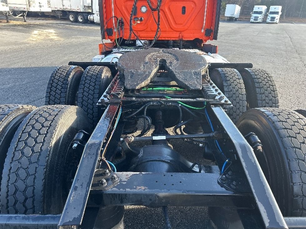 Day Cab Tractor-Heavy Duty Tractors-Freightliner-2019-T12664ST-Greensboro-NC-530,805\n\t\tmiles-$ 37,750 - Image 6