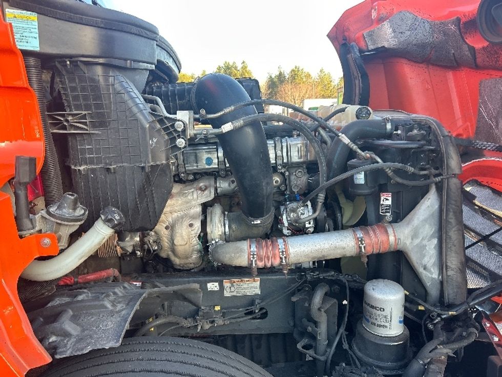 Day Cab Tractor-Heavy Duty Tractors-Freightliner-2019-T12664ST-Greensboro-NC-556,247\n\t\tmiles-$ 36,250 - Image 15