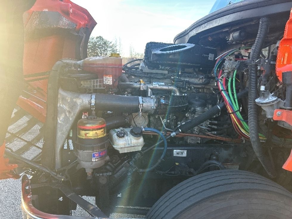 Day Cab Tractor-Heavy Duty Tractors-Freightliner-2019-T12664ST-Greensboro-NC-556,247\n\t\tmiles-$ 36,250 - Image 16