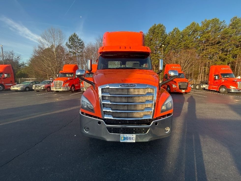 Day Cab Tractor-Heavy Duty Tractors-Freightliner-2019-T12664ST-Greensboro-NC-556,247\n\t\tmiles-$ 36,250 - Image 2