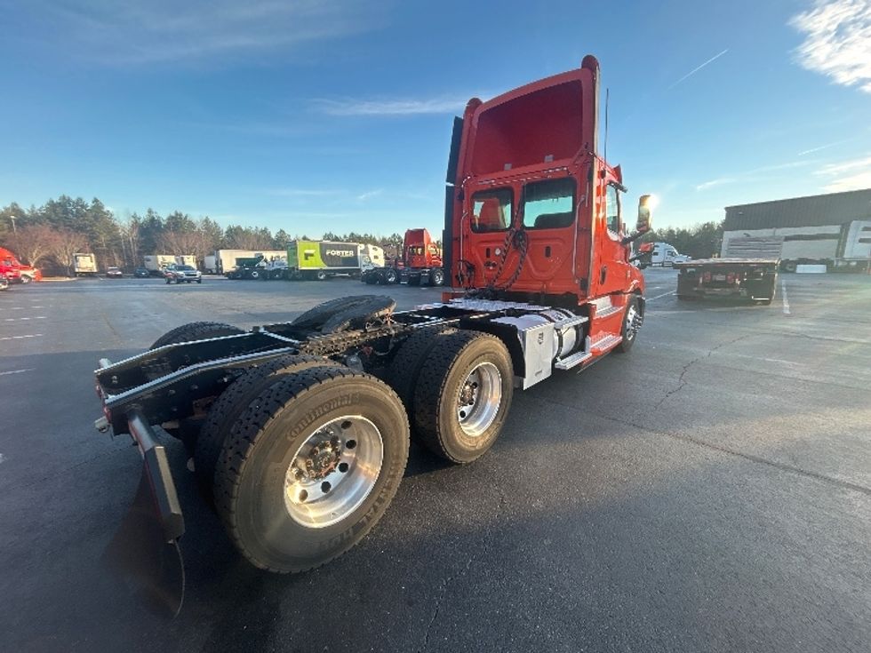 Day Cab Tractor-Heavy Duty Tractors-Freightliner-2019-T12664ST-Greensboro-NC-556,247\n\t\tmiles-$ 36,250 - Image 7