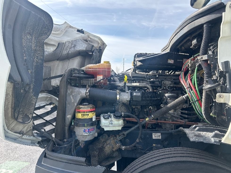 Day Cab Tractor-Heavy Duty Tractors-Freightliner-2019-T12664ST-Greensboro-NC-663,423\n\t\tmiles-$ 24,000 - Image 15