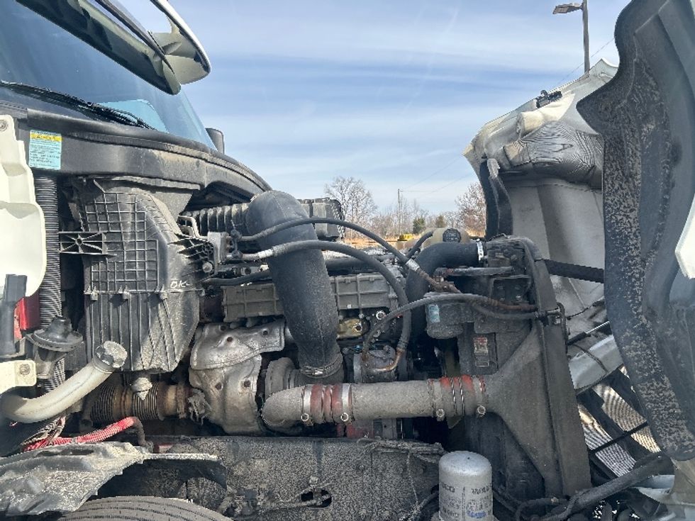 Day Cab Tractor-Heavy Duty Tractors-Freightliner-2019-T12664ST-Greensboro-NC-663,423\n\t\tmiles-$ 24,000 - Image 16