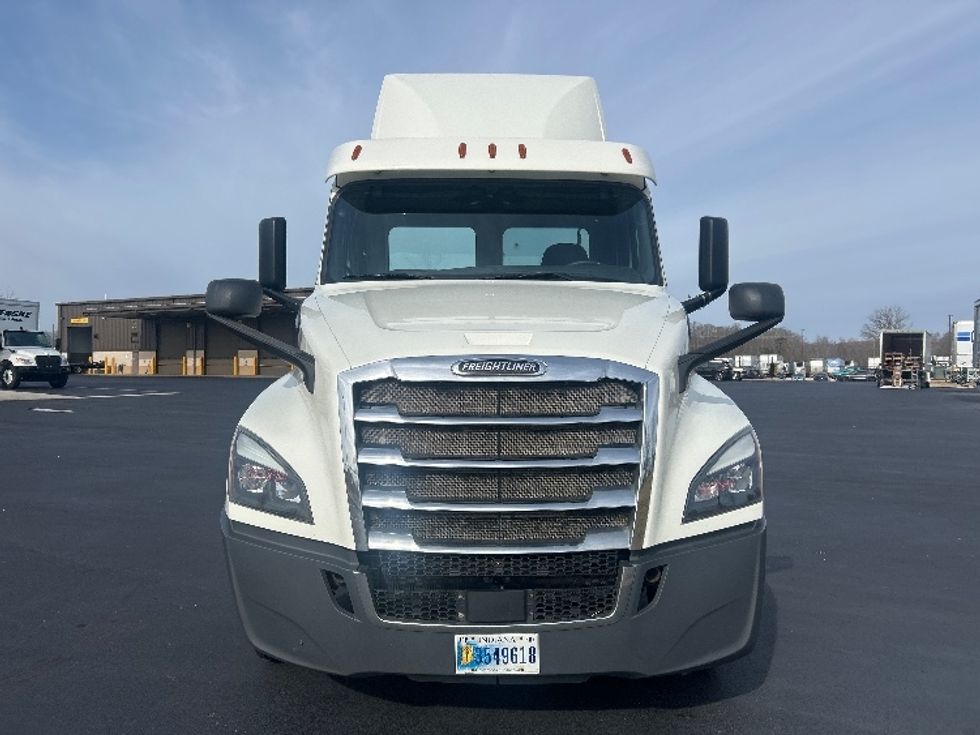 Day Cab Tractor-Heavy Duty Tractors-Freightliner-2019-T12664ST-Greensboro-NC-663,423\n\t\tmiles-$ 24,000 - Image 2