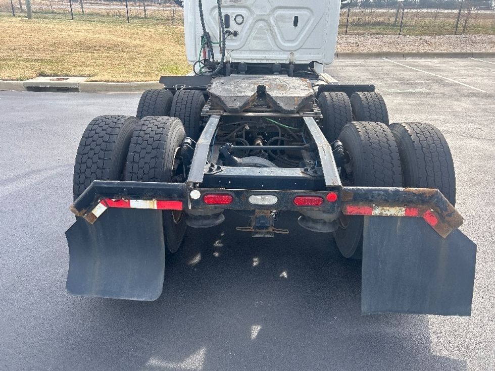 Day Cab Tractor-Heavy Duty Tractors-Freightliner-2019-T12664ST-Greensboro-NC-663,423\n\t\tmiles-$ 24,000 - Image 6