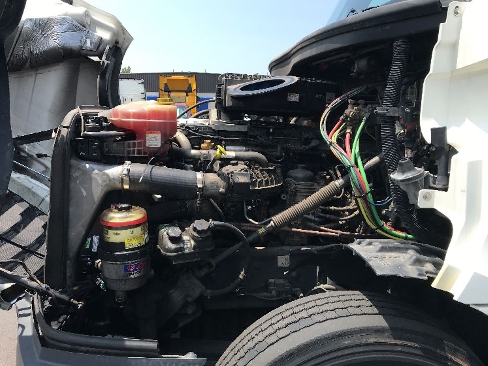 Day Cab Tractor-Heavy Duty Tractors-Freightliner-2019-T12664ST-Greenville-SC-577,514\n\t\tmiles-$ 42,250 - Image 16