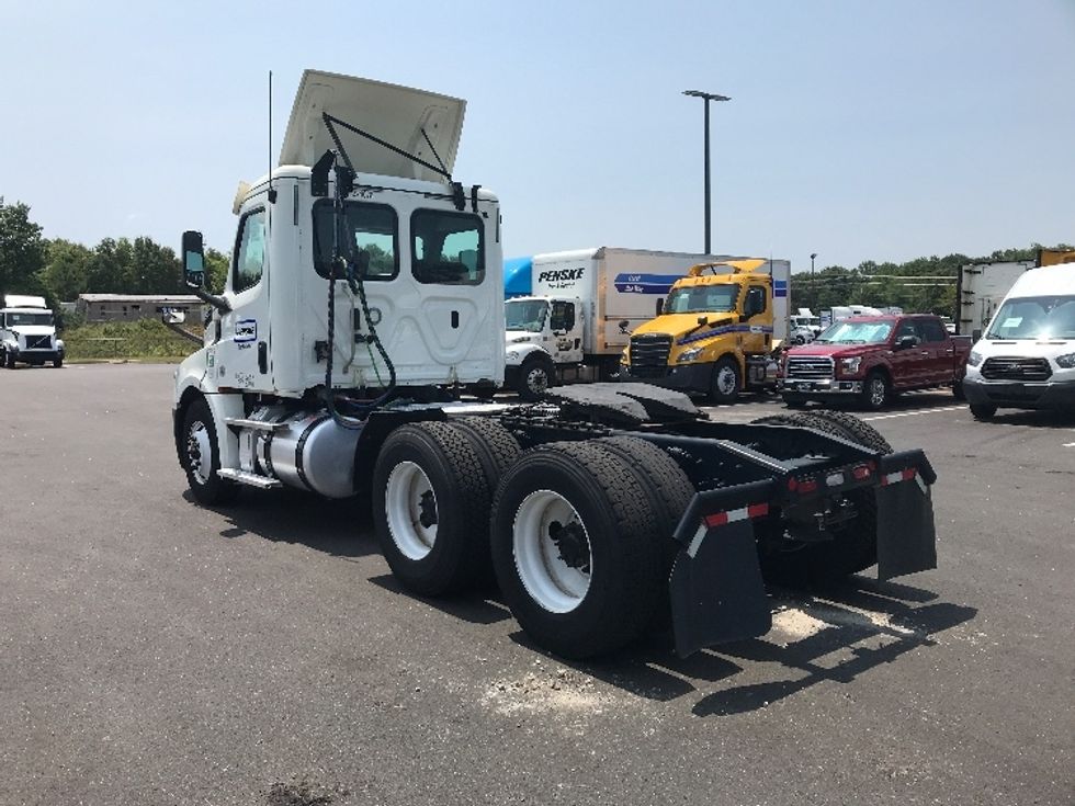 Day Cab Tractor-Heavy Duty Tractors-Freightliner-2019-T12664ST-Greenville-SC-577,514\n\t\tmiles-$ 42,250 - Image 5