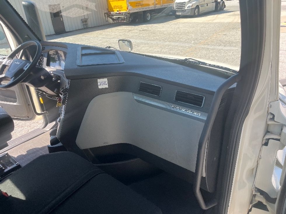 Day Cab Tractor-Heavy Duty Tractors-Freightliner-2019-T12664ST-Greer-SC-224,556\n\t\tmiles-$ 58,500 - Image 13