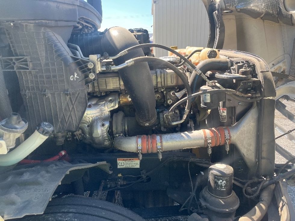 Day Cab Tractor-Heavy Duty Tractors-Freightliner-2019-T12664ST-Greer-SC-224,556\n\t\tmiles-$ 58,500 - Image 15