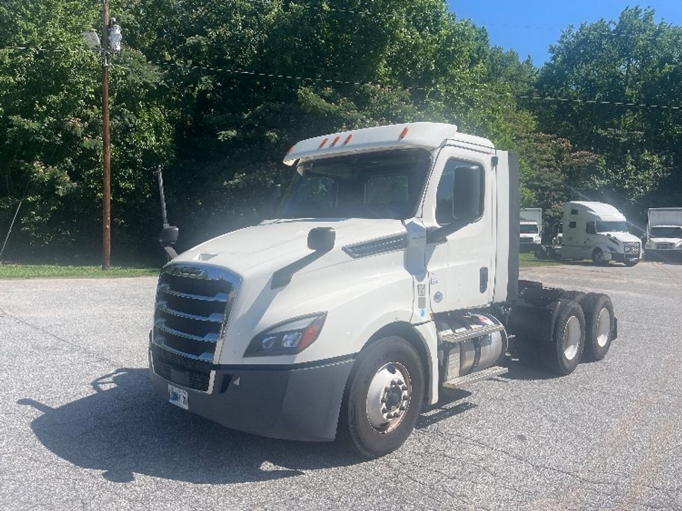Day Cab Tractor-Heavy Duty Tractors-Freightliner-2019-T12664ST-Greer-SC-224,556\n\t\tmiles-$ 58,500 - Image 3