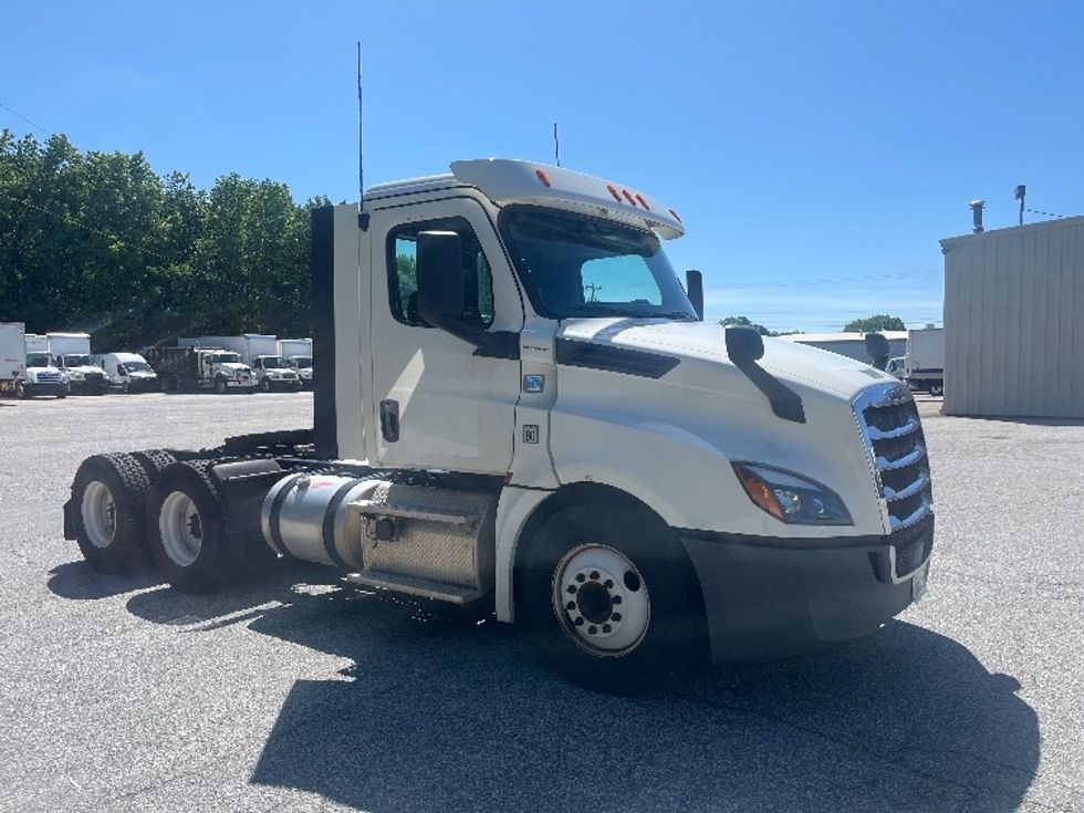 Day Cab Tractor-Heavy Duty Tractors-Freightliner-2019-T12664ST-Greer-SC-237,991\n\t\tmiles-$ 57,750 - Image 1