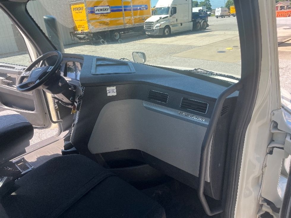 Day Cab Tractor-Heavy Duty Tractors-Freightliner-2019-T12664ST-Greer-SC-237,991\n\t\tmiles-$ 57,750 - Image 13