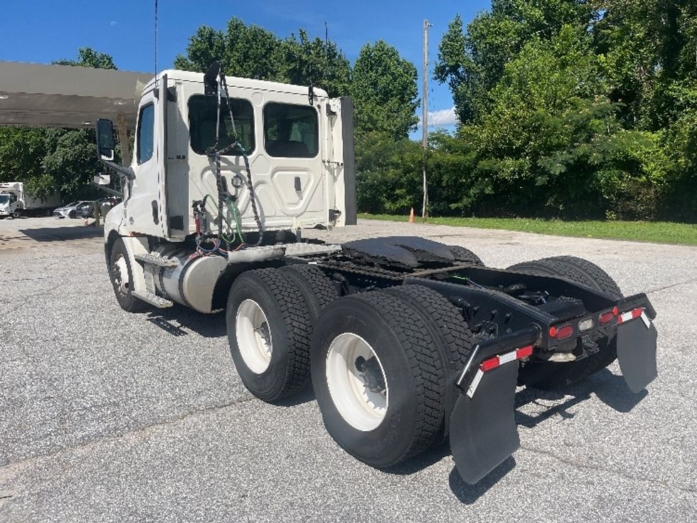 Day Cab Tractor-Heavy Duty Tractors-Freightliner-2019-T12664ST-Greer-SC-237,991\n\t\tmiles-$ 57,750 - Image 5