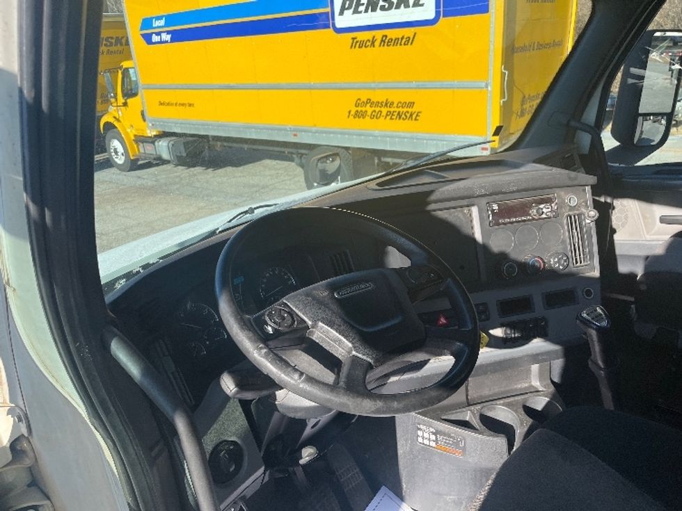 Day Cab Tractor-Heavy Duty Tractors-Freightliner-2019-T12664ST-Greer-SC-238,370\n\t\tmiles-$ 57,000 - Image 10