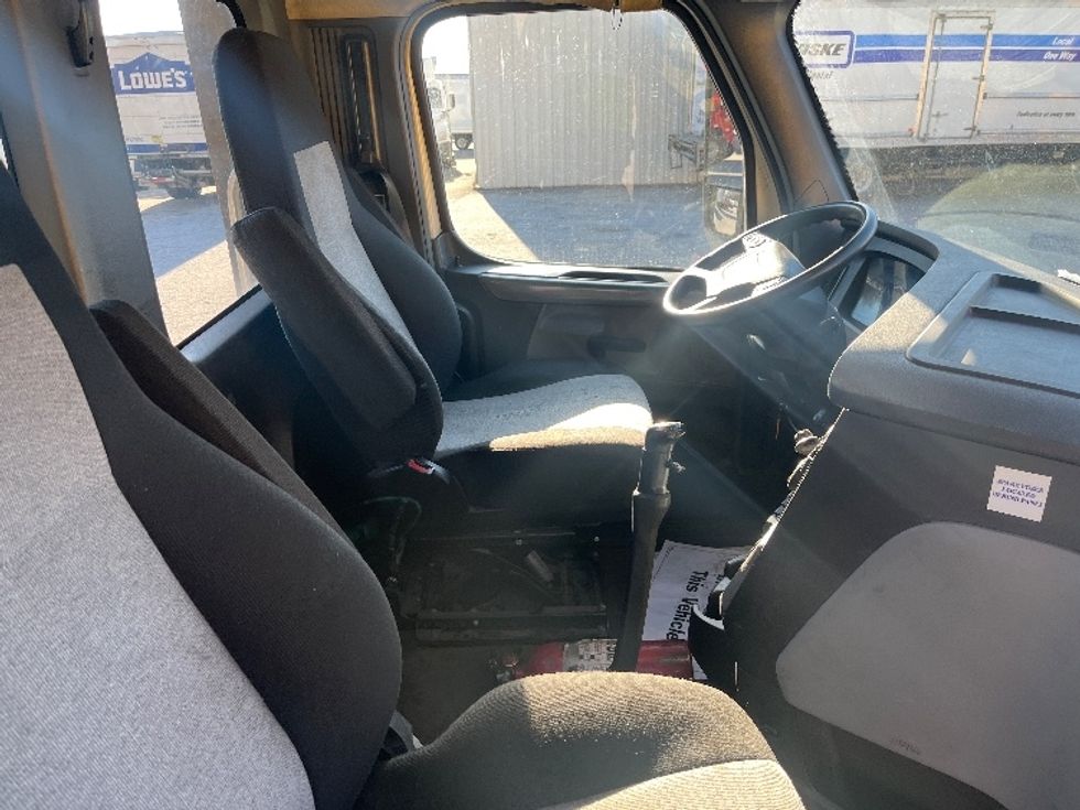 Day Cab Tractor-Heavy Duty Tractors-Freightliner-2019-T12664ST-Greer-SC-238,370\n\t\tmiles-$ 57,000 - Image 14