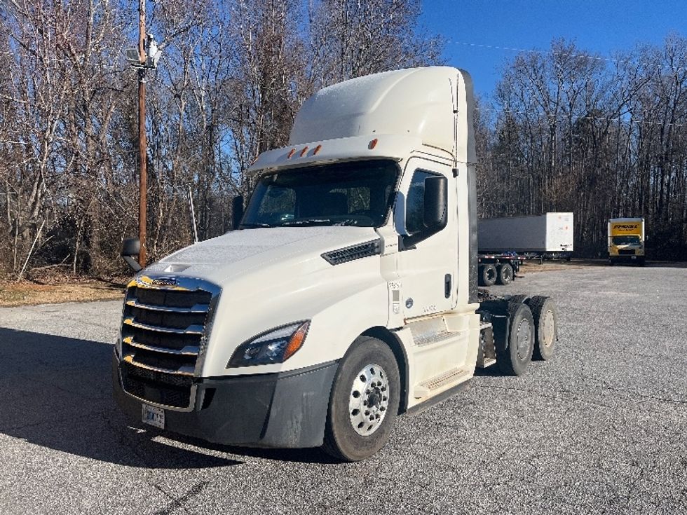 Day Cab Tractor-Heavy Duty Tractors-Freightliner-2019-T12664ST-Greer-SC-238,370\n\t\tmiles-$ 57,000 - Image 3