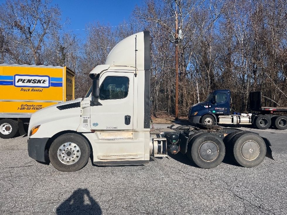 Day Cab Tractor-Heavy Duty Tractors-Freightliner-2019-T12664ST-Greer-SC-238,370\n\t\tmiles-$ 57,000 - Image 4