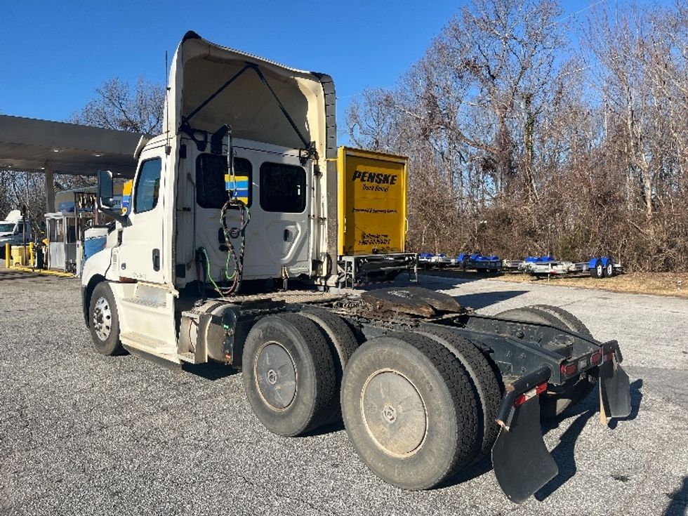 Day Cab Tractor-Heavy Duty Tractors-Freightliner-2019-T12664ST-Greer-SC-238,370\n\t\tmiles-$ 57,000 - Image 5