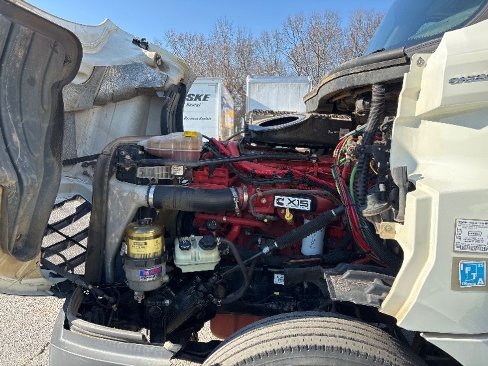 Day Cab Tractor-Heavy Duty Tractors-Freightliner-2019-T12664ST-Greer-SC-240,869\n\t\tmiles-$ 55,000 - Image 16