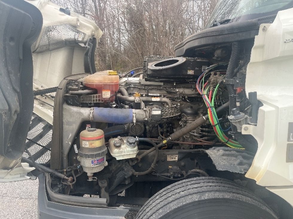 Day Cab Tractor-Heavy Duty Tractors-Freightliner-2019-T12664ST-Greer-SC-267,138\n\t\tmiles-$ 56,750 - Image 16