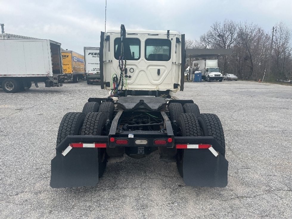 Day Cab Tractor-Heavy Duty Tractors-Freightliner-2019-T12664ST-Greer-SC-267,138\n\t\tmiles-$ 56,750 - Image 6